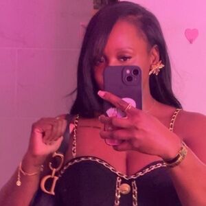 Meet your Posher, Kayla